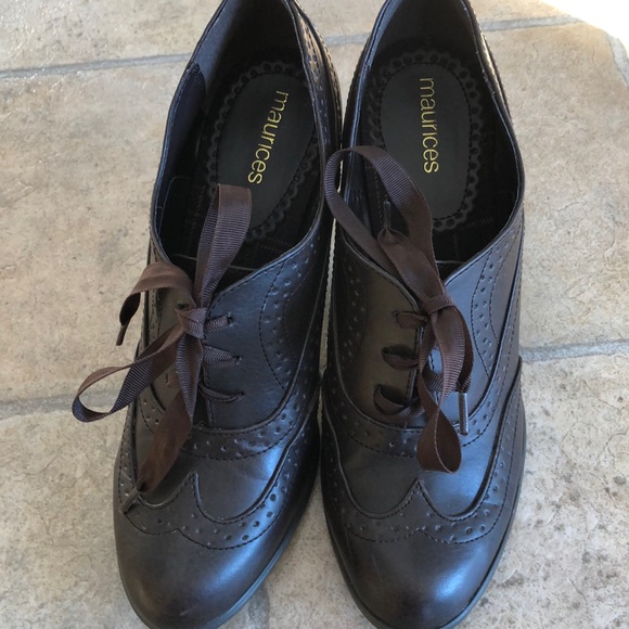 ‘Maurices’ brown high heel shoes - Picture 2 of 10